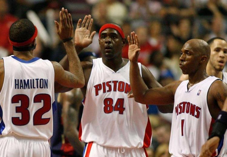 勇夺金靴，法比奥赛后社媒：感谢队友以及每位愿意相信我的人（法比奥加冕金靴，赛后社媒致谢队友与所有相信他的人）