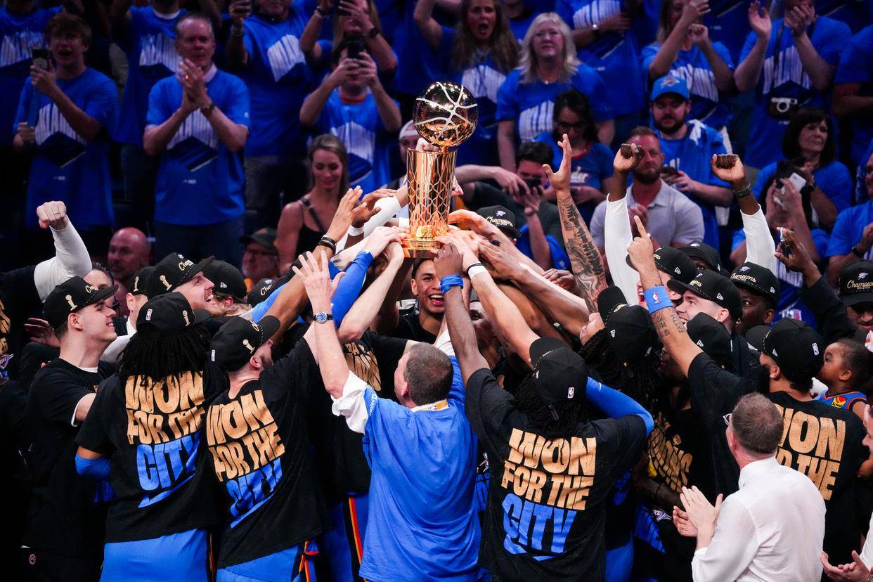 大混战！德比赛后，桑德兰与纽卡球迷在一酒吧群殴，桌椅乱飞（德比余波失控：桑德兰与纽卡球迷酒吧爆发群殴，桌椅满天飞）