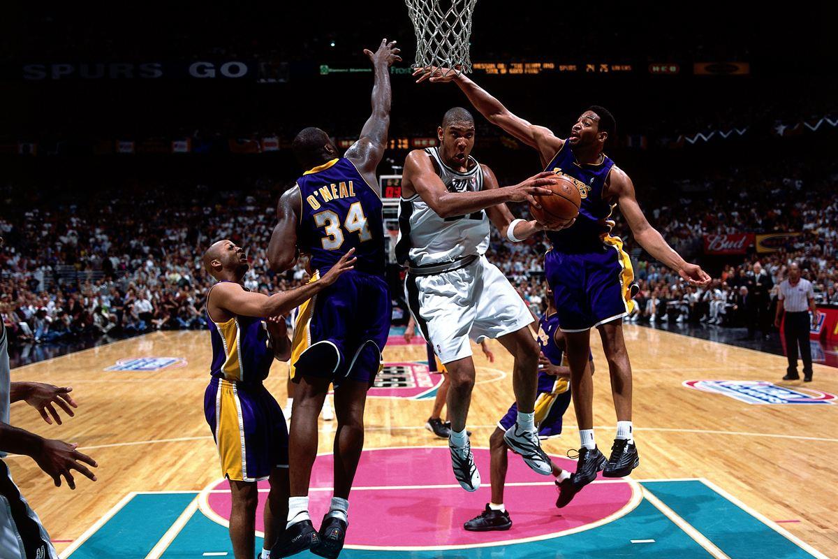 末节14分超神！库里贡献28分10篮板6助攻带队逆转（末节爆砍14分！库里28+10+6率队完成逆转）