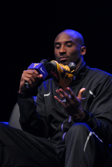 世体：巴萨已获得欧足联批准，欧冠对法兰克福将在诺坎普进行（世体：欧足联批准，巴萨与法兰克福的欧冠将在诺坎普进行）