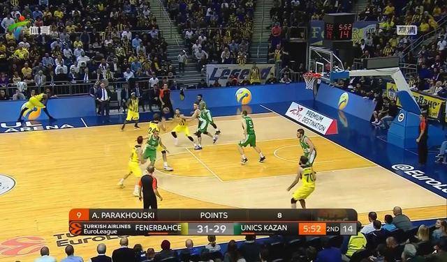 都体：道格拉斯-路易斯受伤下场，让他符合买断条款更加困难（都体：道格拉斯-路易斯伤退，满足买断条款的难度上升）