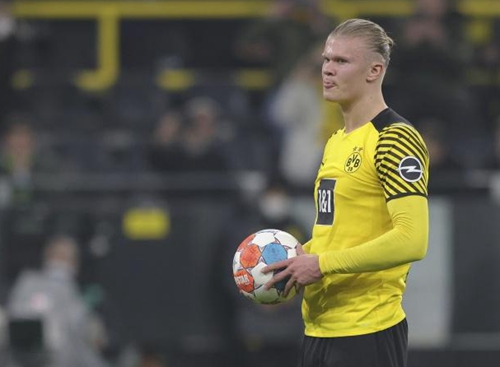 云南玉昆官方：与队长赵宇豪、中国香港球员徐宏杰完成续约（云南玉昆官宣与队长赵宇豪、中国香港球员徐宏杰续约）