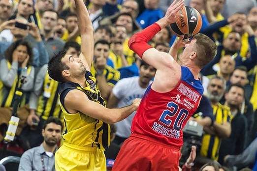 迈阿密国际与塞尔塔谈判阿连德转会，上赛季24球前锋引争夺（24球射手阿连德成争夺焦点，迈阿密国际与塞尔塔商谈转会）