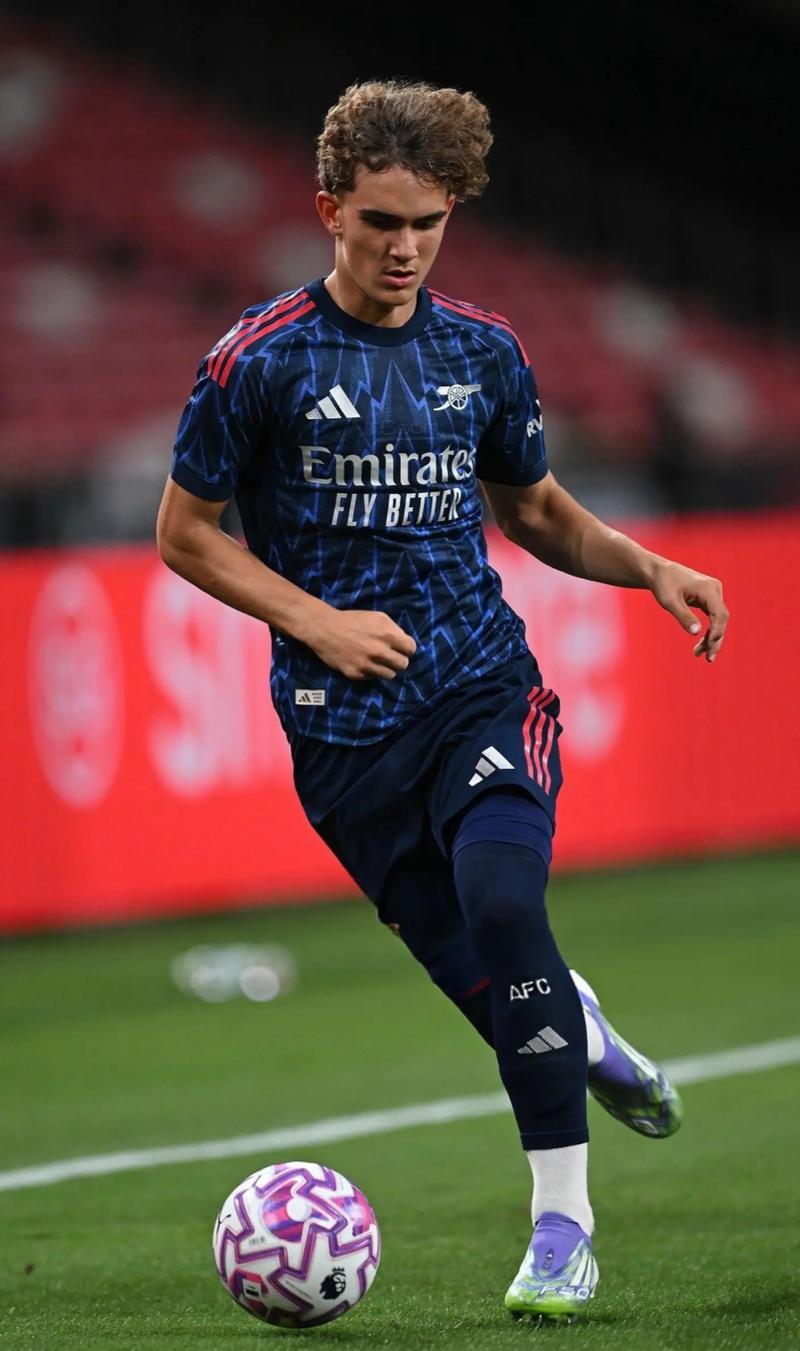 多特青春风暴持续席卷德甲（多特青春旋风再度横扫德甲）