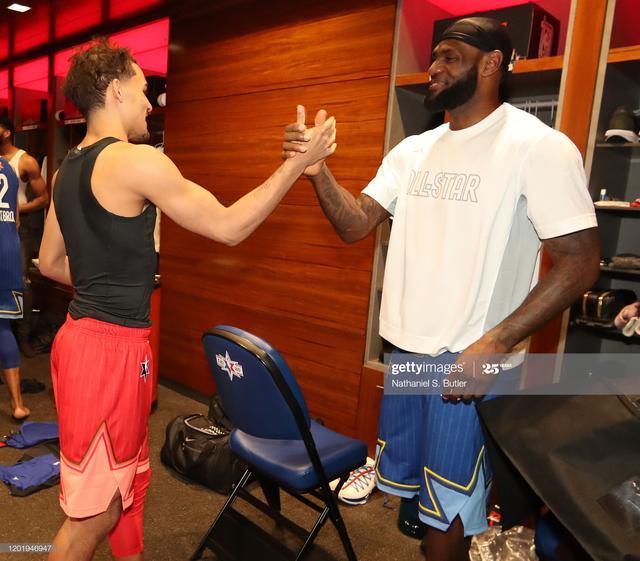 TA：此前弗兰克最大优势在于战术灵活性，但如今却成了短板（TA：弗兰克昔日以战术多变见长，如今却成了软肋）