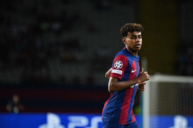 莱奥：我和囧叔经常交流，不仅聊足球，也聊生活中的方方面面（莱奥：我与囧叔交流频繁，聊的不仅是足球还有生活点滴）