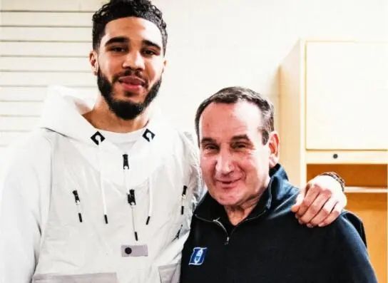 中超赛场争议判罚：VAR判罚引发讨论,（中超判罚风波：VAR介入再度引发热议）