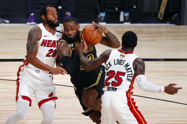 足球中超球队节奏偏慢遭质疑（中超球队节奏偏慢引发外界质疑）