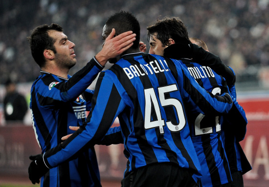 对手主教练无奈摇头（对方主帅无奈摇头）