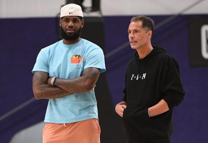 雷迪克：我们会寻找机会让蒂耶罗上场 也会让他继续在G联盟锻炼（雷迪克：将争取蒂耶罗的出场机会，同时让他在发展联盟持续磨炼）