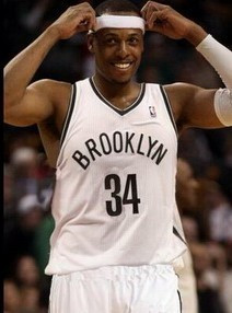 足球俱乐部财务与引援策略分析（足球俱乐部财务运作与转会策略研究）