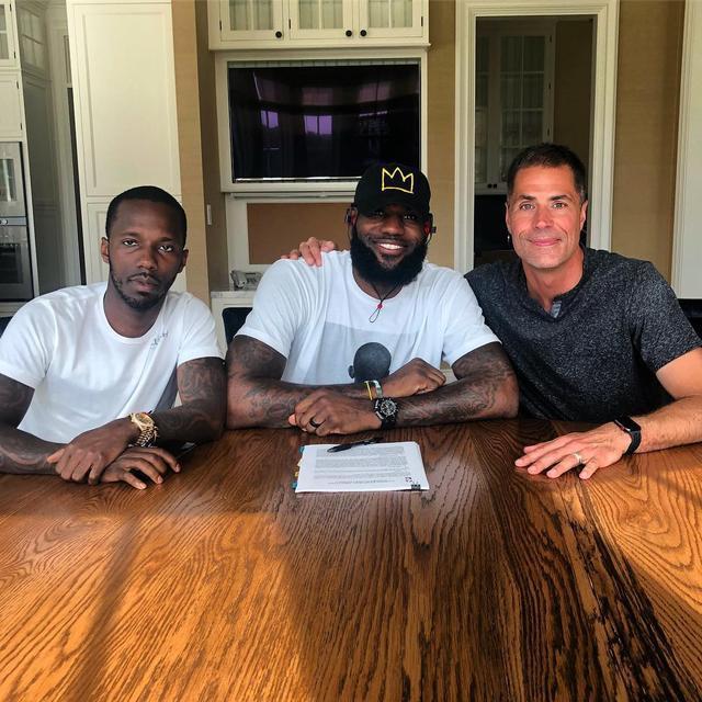 遮天蔽日！切特镇守篮下 腾空暴起再帽狄龙·布鲁克斯（禁区铁闸！切特腾空封杀，再帽狄龙·布鲁克斯）