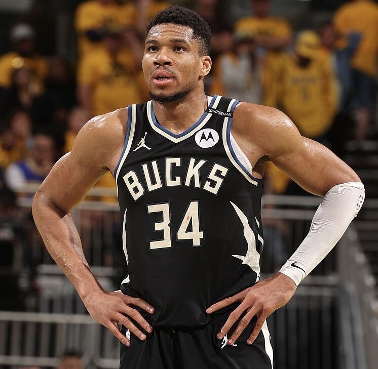 呼和浩特这幕太暖了 ！（呼和浩特的这一幕，暖心极了！）