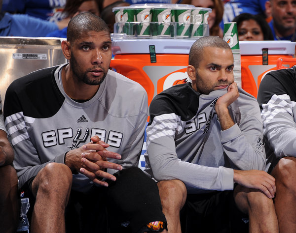 左臀受伤，萨格斯无奈离场（萨格斯左臀受伤提前离场）