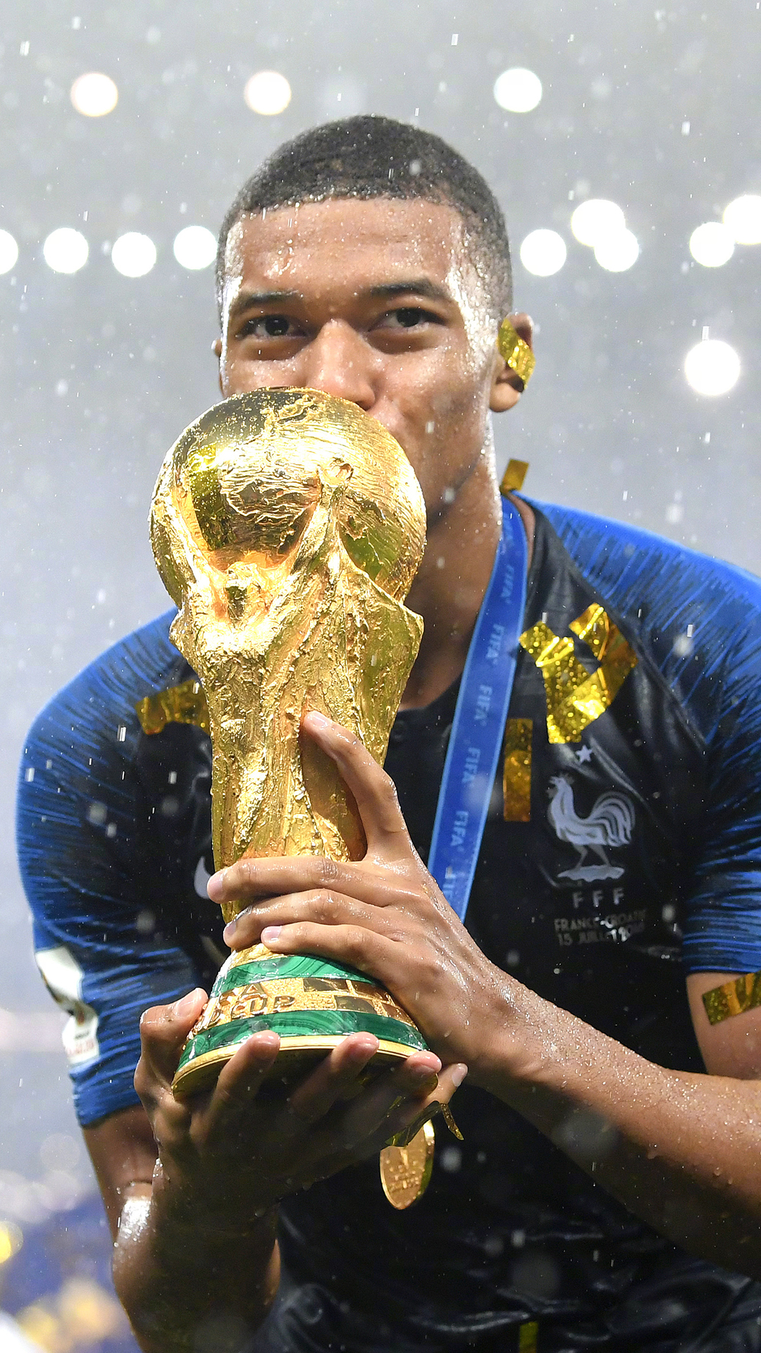 周懿娴从小就对篮球充满热情，她的启蒙教（周懿娴自幼热爱篮球：启蒙导师的引领）